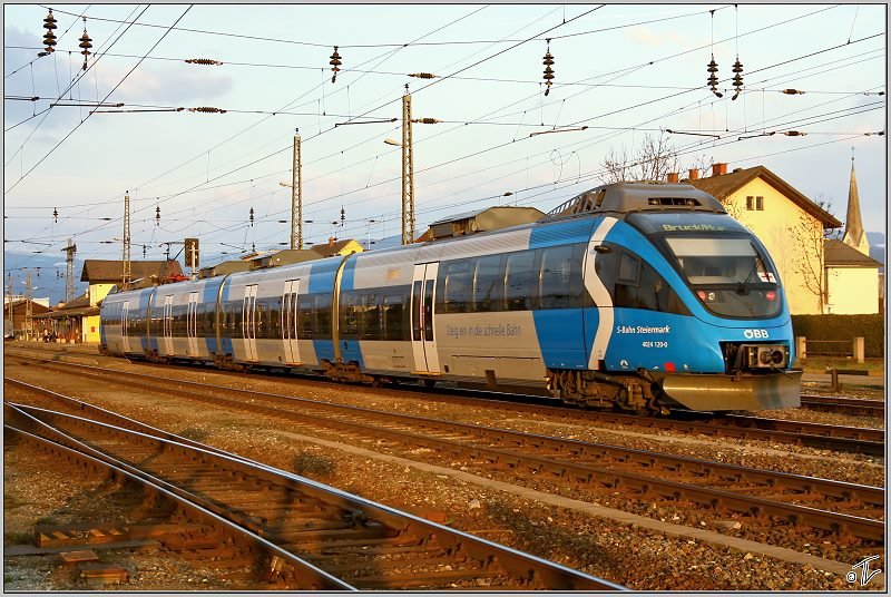 Triebwagen 4024 120  S-Bahn Steiermark  fhrt als REX 4220 von Unzmarkt nach Bruck an der Mur.
Zeltweg 5.4.2009