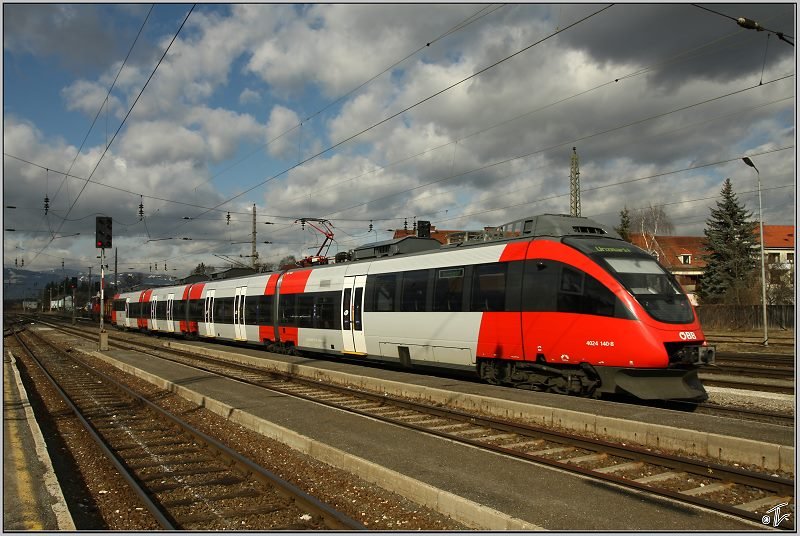 Triebwagen 4024 140 fhrt als R 4207 von Graz nach Unzmarkt.
Zeltweg 28.03.2009