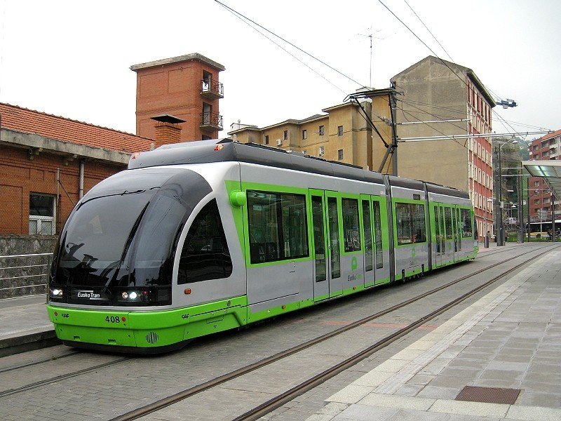 Triebwagen 408 an der Endstelle Basurto (7. Mai 2009)