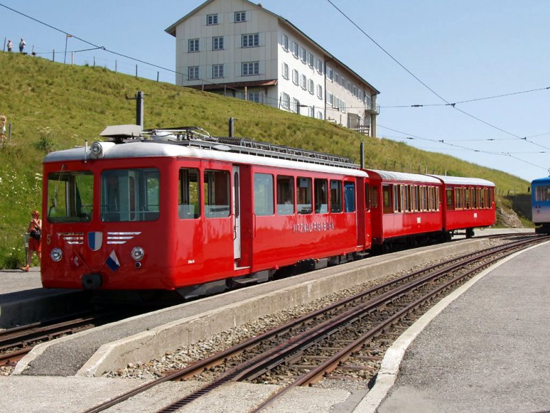 Triebwagen 5 auf der Endestation Rigi Kulm.