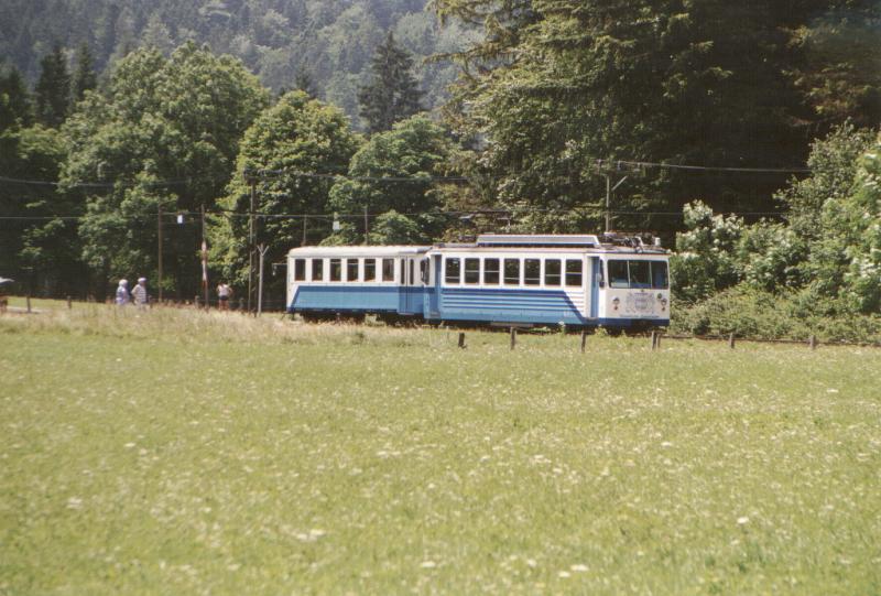 Triebwagen 5 der Bayerische Zugspitzbahn unterwegs nach Grainau Juli 2001