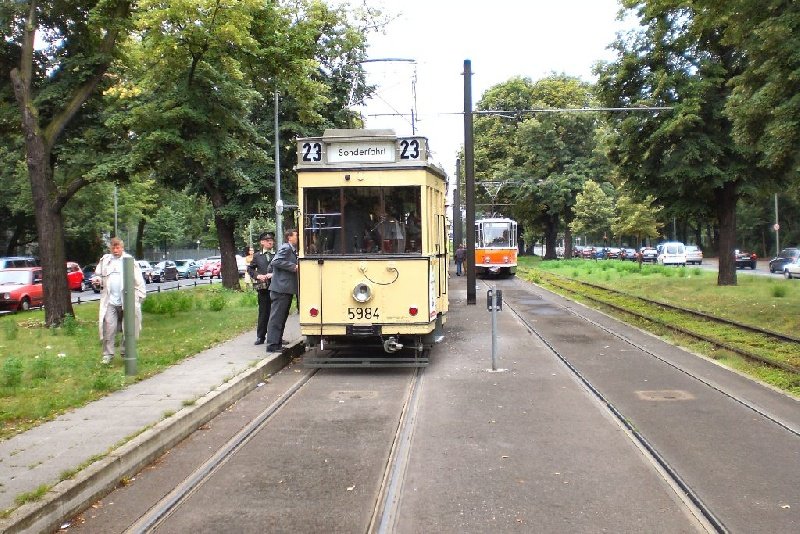 Triebwagen 5984 der BVG, Endstelle Virchow-Klinikum Wedding, Sommer 2007