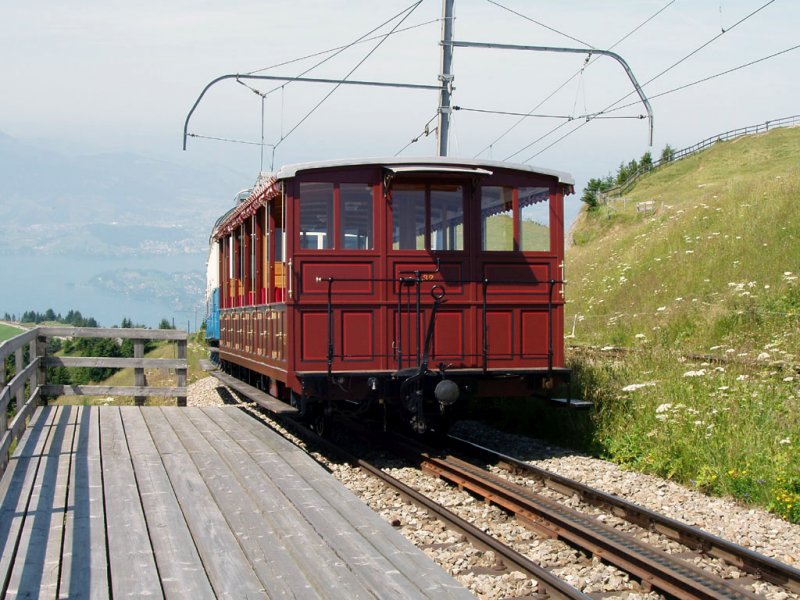 Triebwagen 7 mit ffnen Beiwagen. Rigi Kulm.