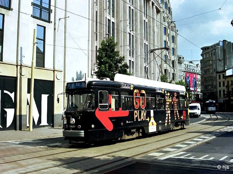 Triebwagen 7007 auf dem Schoenmarkt (4. September 2002)
