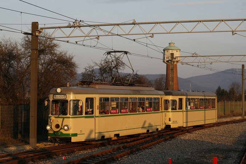 Triebwagen 71 (Bj. 1958, Waggonfabrik Rastatt) mit Beiwagen 193 (Bj. 1962, Waggonfabrik Rastatt) im Depot Edingen. Legal Fotografiert, 21.03.09