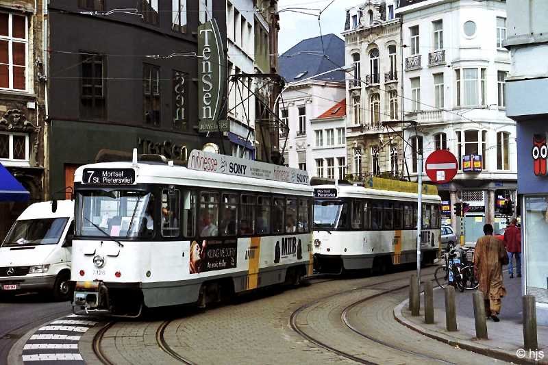 Triebwagen 7126 + 7165 in der Huidevetterstraat (4. September 2002)