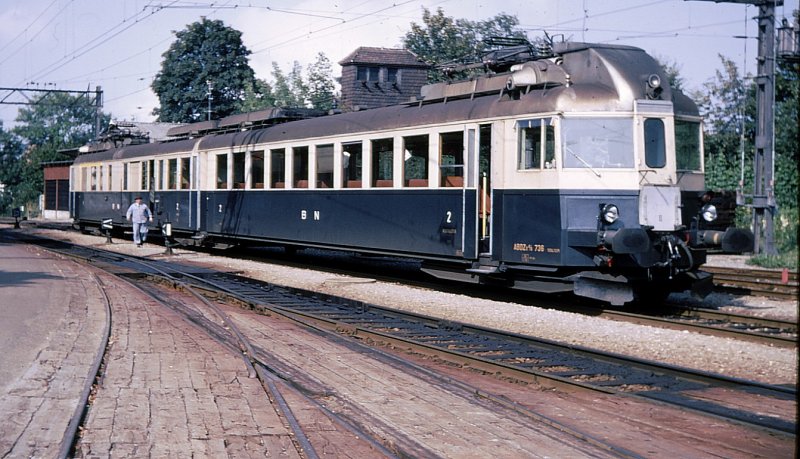Triebwagen ABDZe4/6 736 der Bern-Neuchtel-Bahn (BN, BLS-Gruppe), erbaut 1938. Schwarzenburg, 25.August 1970. 