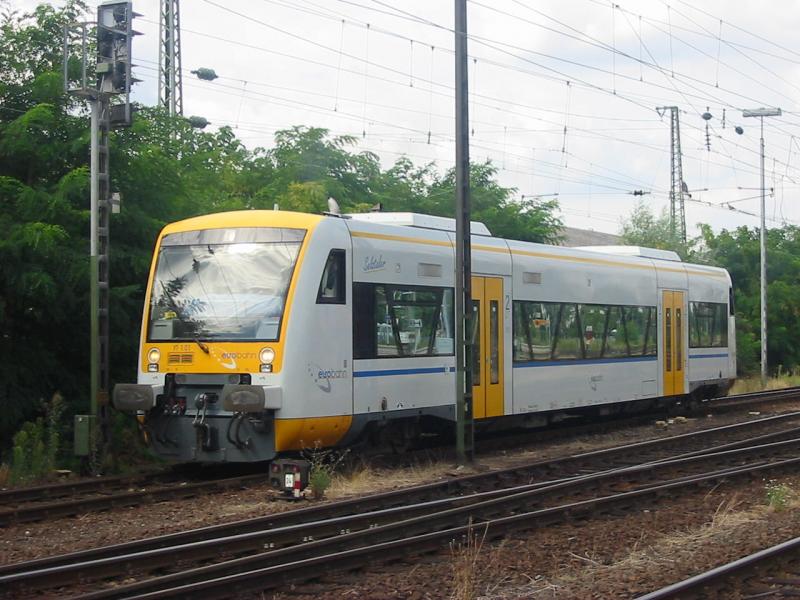 Triebwagen der Baureihe 650 VT1.01 der Salztaler Eurobahn am 11.8.2005 also einen Tag nachdem er in Wormsh fuhr er als Leerfahrt wieder zurck in Richtung Mannheim Hbf.