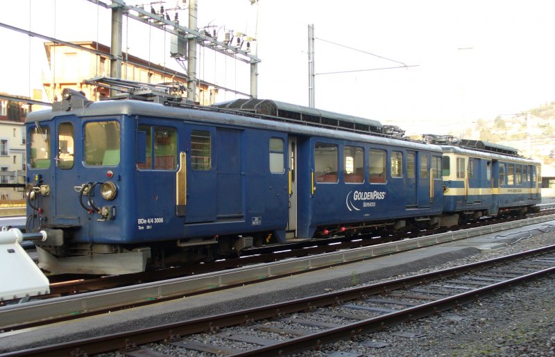 Triebwagen BDe 4/4 3006 mit BDe 4/4 3005 Abgestellt im MOB Bahnhofsareal von Montreux am 31.12.2006