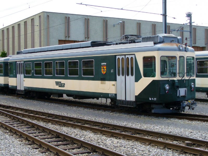 Triebwagen Be 4/4  27 im Bahnhof von Echallens am 03.09.2006
