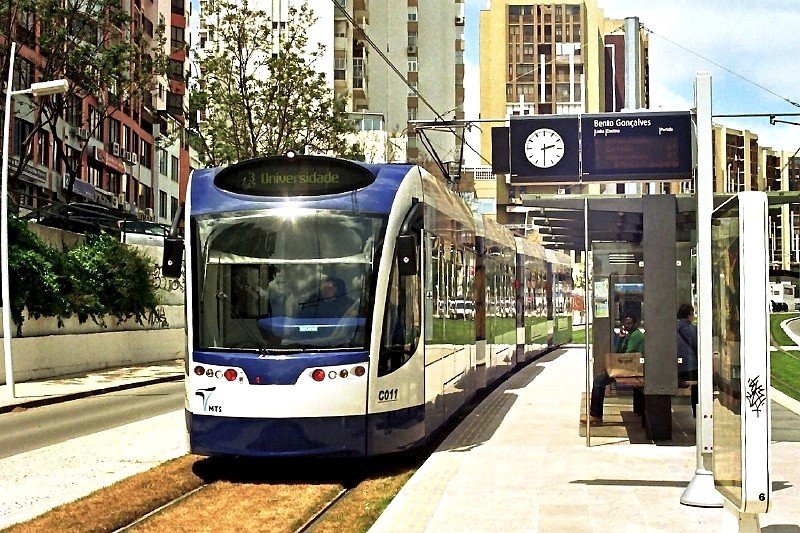 Triebwagen C 011 an der (H) Bento Gonalves (14. Mai 2009) - Negativ-Scan -