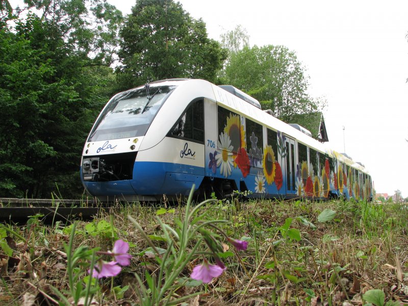 Triebwagen Lint 706 der OLA wendet in Gadebusch um sein Weg nach Parchim fortzusetzen.