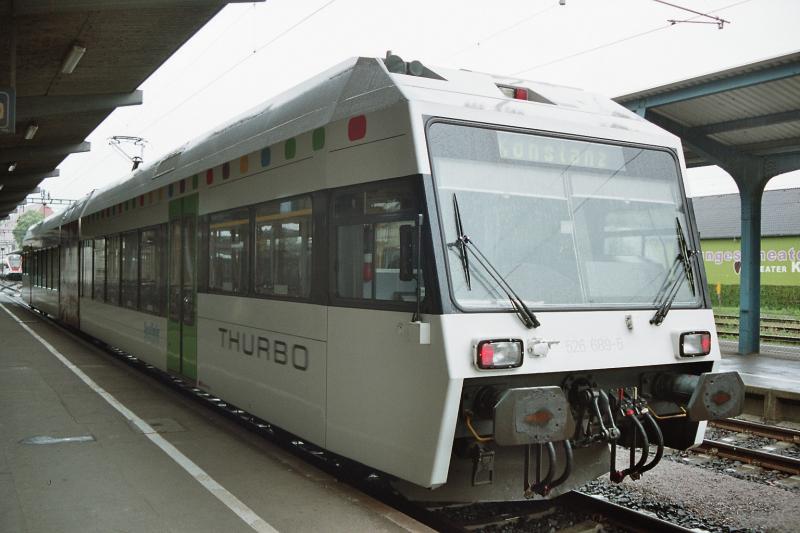 Triebwagen RABe 2/6  526 689-5 im Bahnhof von Kreuzlingen am 08.05.2006