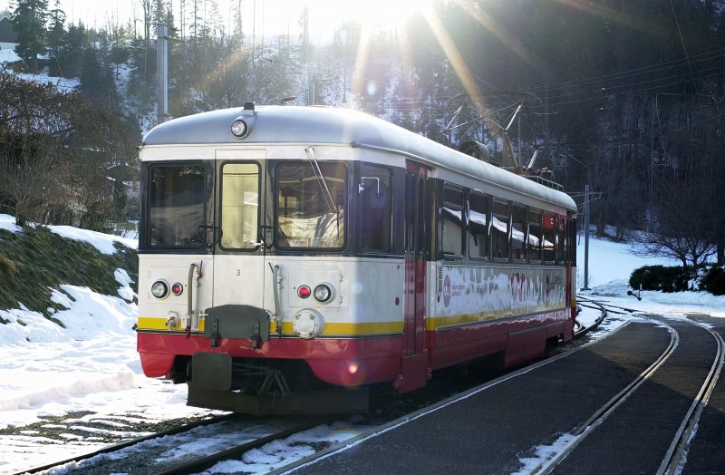 Triebwagen der Region Neuenburg. Ist wohl ein von den krzeren Schmalspurbahnen.
26.12.2008