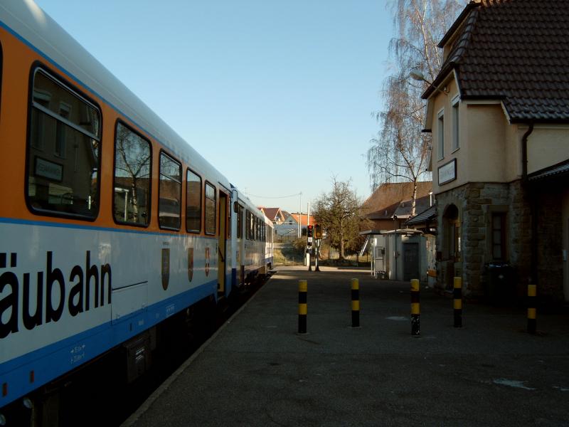 Triebwagen der WEG in Hemmingen an der Strohgubahn