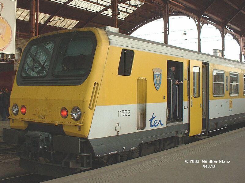 Triebzug 1522 am 14.04.2003 in Strasbourg Hbf.