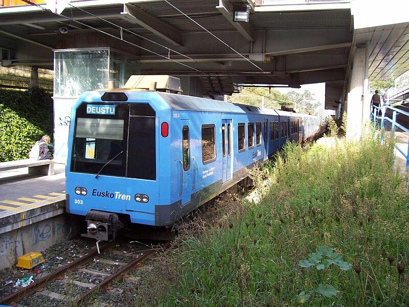 Triebzug 303 nach Deustu am 27.09.2005 in der Endstation Lezama.
