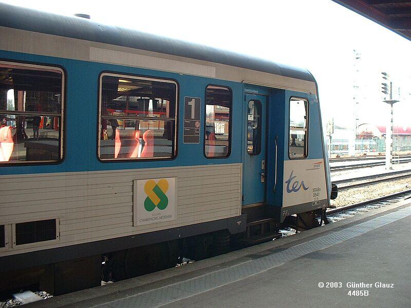 Triebzug 8541 am 14.04.2003 in Strasbourg Hbf.