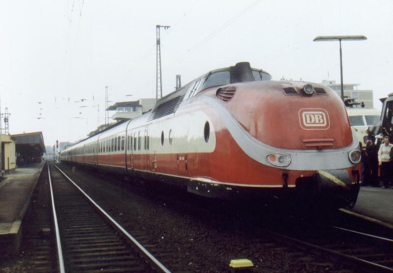 Triebzug Br 601 In Bahnhof Trier In Oktober 1984