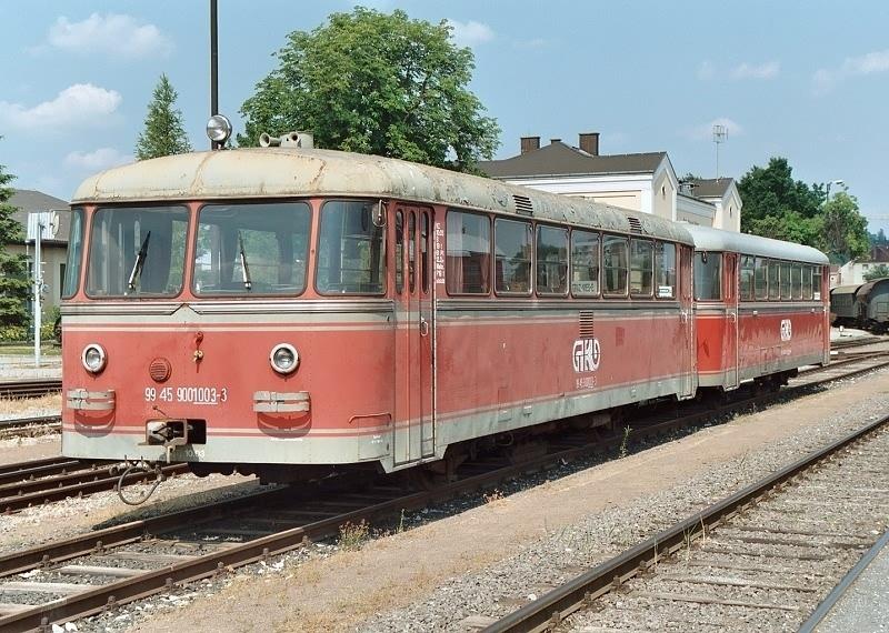 Triebzug BR 9945 der Graz-Kflacher-Bahn in Graz-Kflacher-Bahnhof im Mai 2003