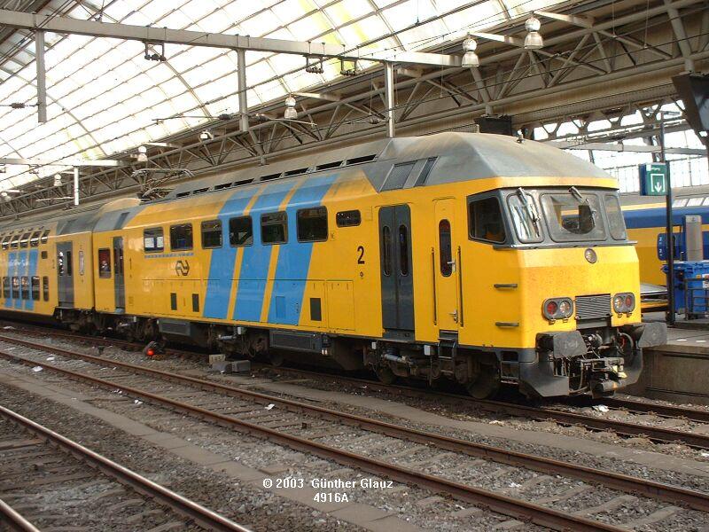 Triebzug DD-AR 7800 (Triebkopf) am 13.05.2003 in Amsterdam Centraal.