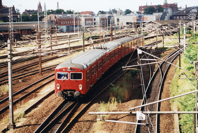 Triebzug FS 7121 der S-Bahn Kopenhagen am 25.7.1999 in Kopenhagen.