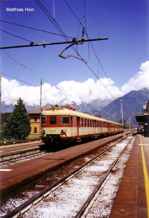 Triebzug der FS (Normalspurbahn) in Colico 218m, im Juli 1999. 