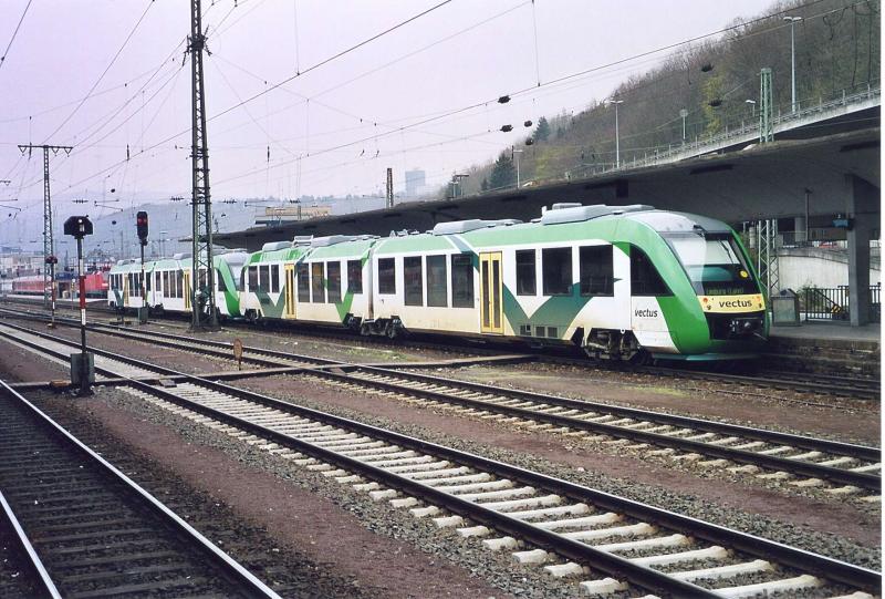 Triebzug der Vectus Verkehrgeselachaft am 30.3.05 In Koblenz