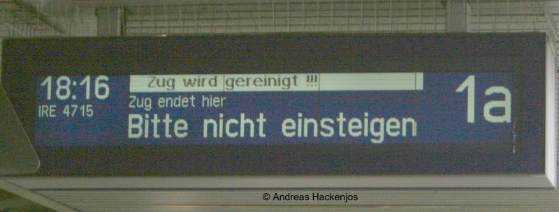 Trotz dieser Anzeige und der Aufforderung des Tf´s konnte dei DB die Leute nicht daran hintern einzusteigem Konstanz 11.8.08
