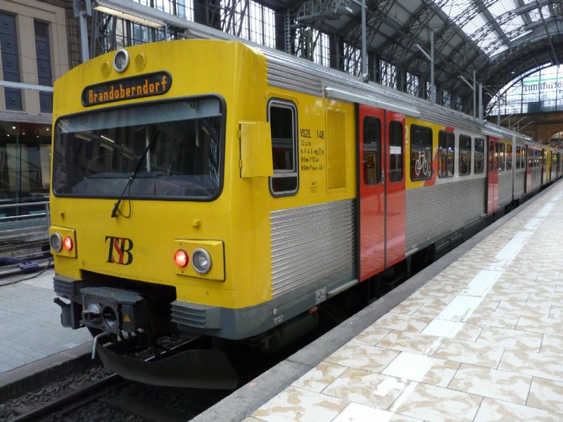 TSB - Triebzug VS2E 14 B  95 80 0609 014-5 im Hauptbahnhof Fankfurt am Main am 11.12.2008