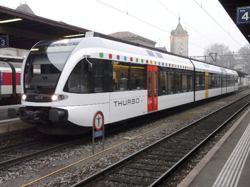 Turbo - Triebwagen RABe 2/8 526 762-0 im Bahnhof von Schaffhausen am 01.01.2008