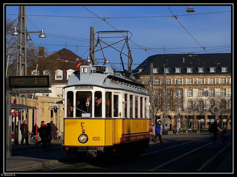 Tw 100 am Hauptbahnhof. Aufgenommen am 30.11.2008