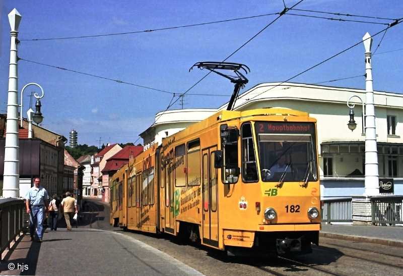 Tw 182 auf der Jahrtausendbrcke (15. August 2005)