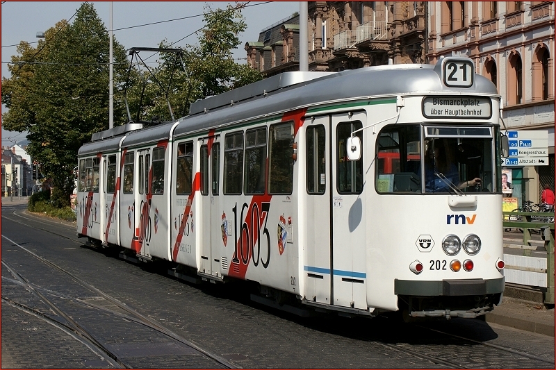 Tw 202 bei der Wende auf dem Bismarckplatz (28. September 2009)