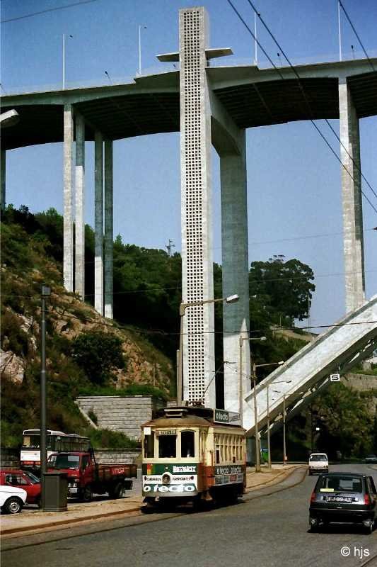 Tw 220 unterhalb der Arrbida-Brcke (11. Mai 1988)