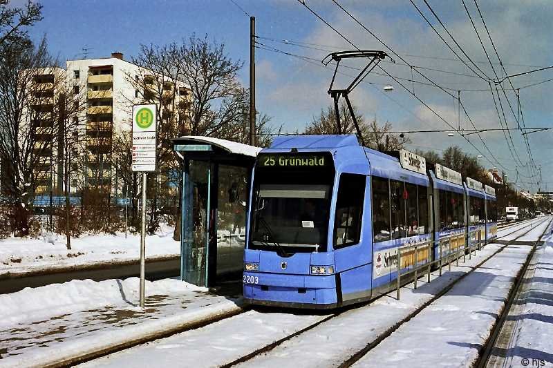 Tw 2203 (H) S�dtiroler Platz (28. Februar 2005)