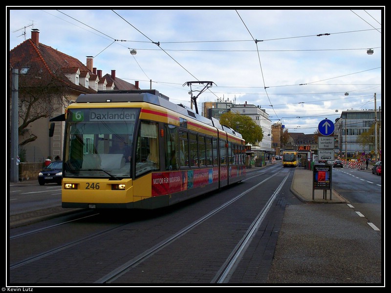 Tw 246 als Linie 6 nach Daxlanden bei der Haltestelle Ebertstrae. Aufgenommen am 7.11.2009