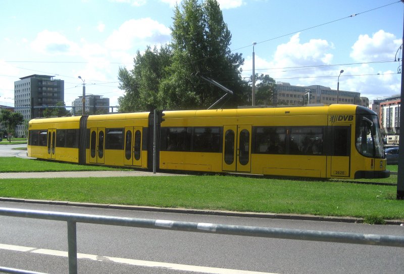 TW. 2620 auf dem Georgplatz
Richtung Station Prager Str..
29.08.2009