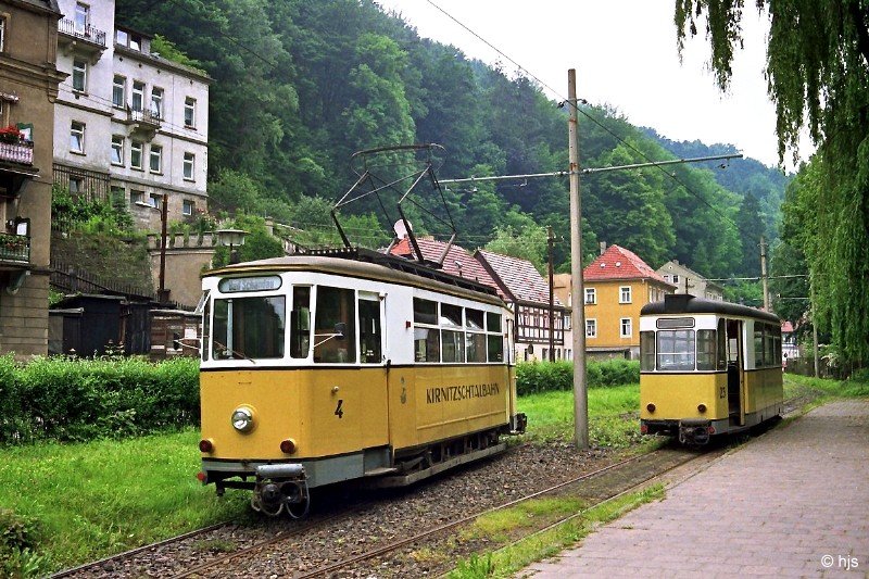 Tw 4 umfhrt Bw 23 an der Endstelle in Bad Schandau (4. Juli 1991).