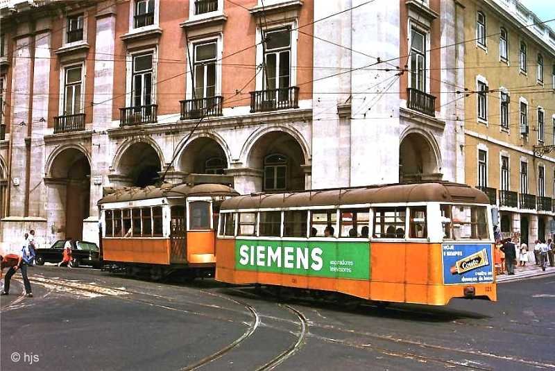 Tw 546 + Bw 121 beim Verlassen der Praa do Comrcio (16. Juni 1986)