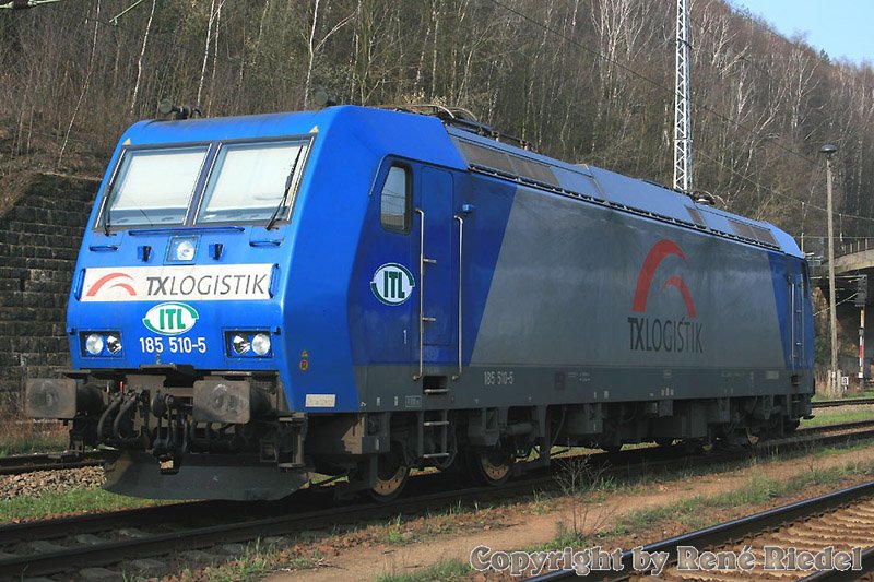 TX Logistik vermietete offensichtlich ihre 185 510-5 an ITL. Mal sehen, wie lange die bei ITL bleibt. Aufgenommen am Bahnhof in Bad Schandau und zwar am 30.3.2007.