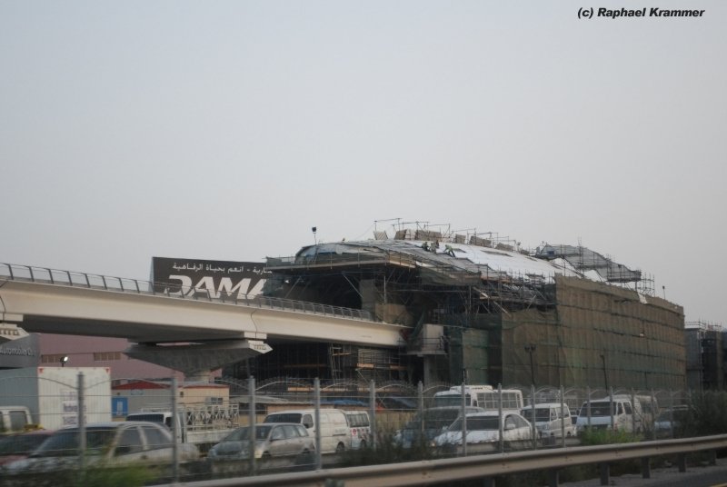 Typische Station der Dubai Metro kurz vor der Fertigstellung am 21.04.09.