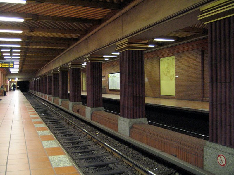 UBahnhof Zitadelle Dieser Bahnhof präsentiert ganz im Stil der alten