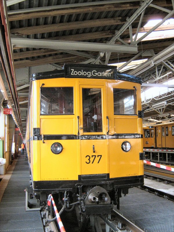 U-Bahnwagen 377, U-Bahn-Wagenhalle Warschauer Brcle zum Tag des offenen Denkmals 2007