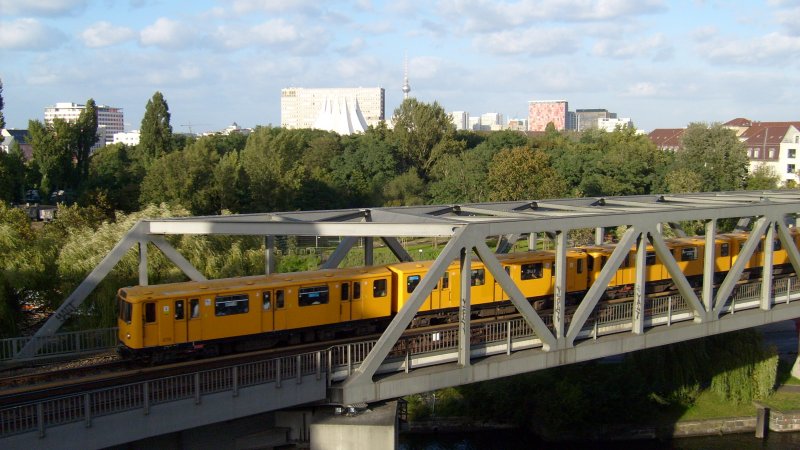 U1 kurz nach der Station GLEISDREIECK