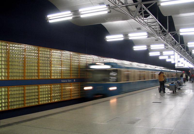 U6 West Haderner Stern 1993 Die Blumenlinie Wurde Am 22 Mai 1993 Vom Harras Um Weitere Drei Stationen Bis Klinikum Grosshadern Bahnbilder De