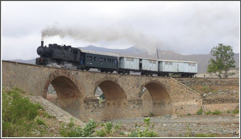 ...ber die nchste Brcke Richtung Embatkalla. (30.10.2008)