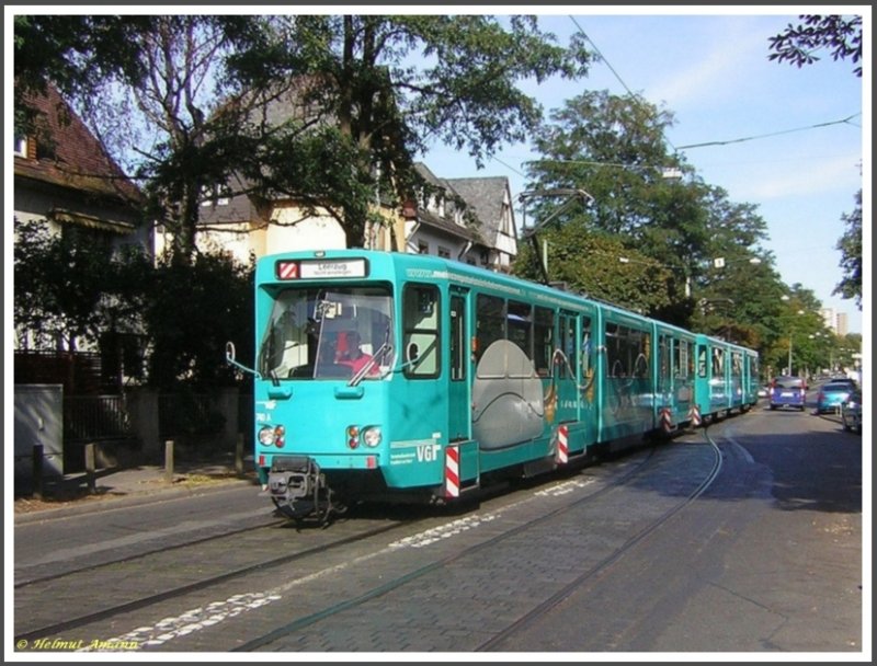 �berf�hrungsfahrt des Pt-Triebwagens 690 im Schlepp von Ptb-Triebwagen 740 am 15.09.2007 vom ehemaligen Betriebsbahnhof Eckenheim zur Stadtbahn-Zentralwerkstatt am Ende des eingleisigen Streckenabschnitts im Marbachweg kurz vor dem Abzweig auf die A-Strecke.