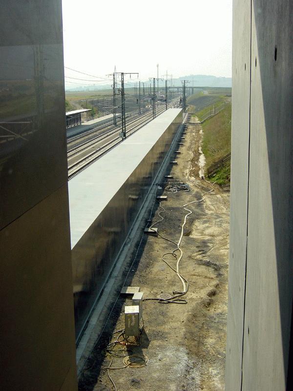 bergang zu Gleis 2 - Ausblick Richtung Frankfurt, Bahnhof Limburg, Neubaustrecke FFM - Kln, SEP2002