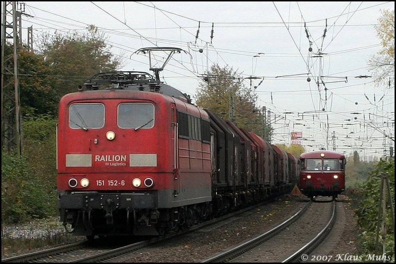 berholung rechts. 151152-6 mit GZ lt 796-27 keine Chance.  Gelsenkirchen-Bismarck  19.10.2007
